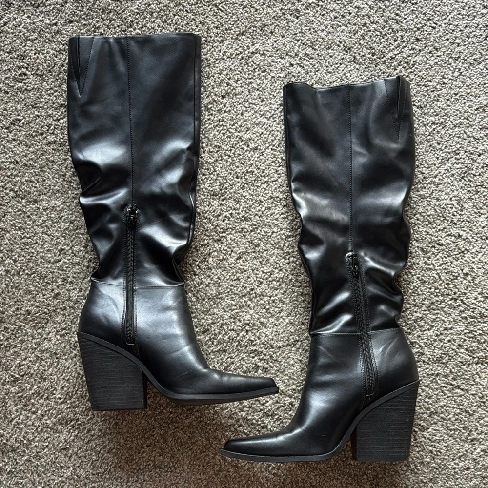 Charles By Charles David Black Heeled Boots - Picture 3 of 8